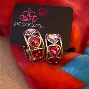 NWT 1” Paparazzi Silver Earrings with Red and Pink Hearts glitz med weight